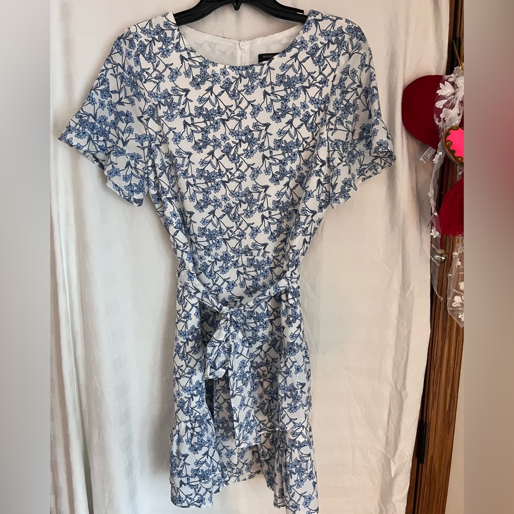 Banana Republic Blue and White Floral Mini Dress Size 6